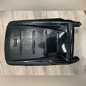Samsonite 20in hard shell luggage